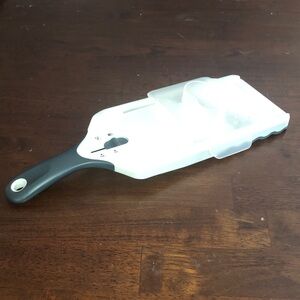 White and Black Mandoline Slicer